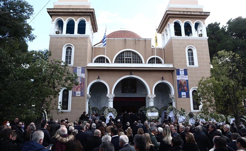 Λεωνίδας Γρηγοράκος: Πλήθος κόσμου στην κηδεία του πρώην υπουργού του ΠΑΣΟΚ