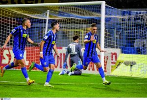 Ο Καρλίτος την οδηγεί