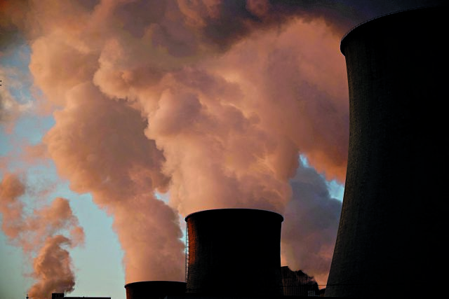 «Πλήρης απεξάρτηση από τον άνθρακα έως το 2040»