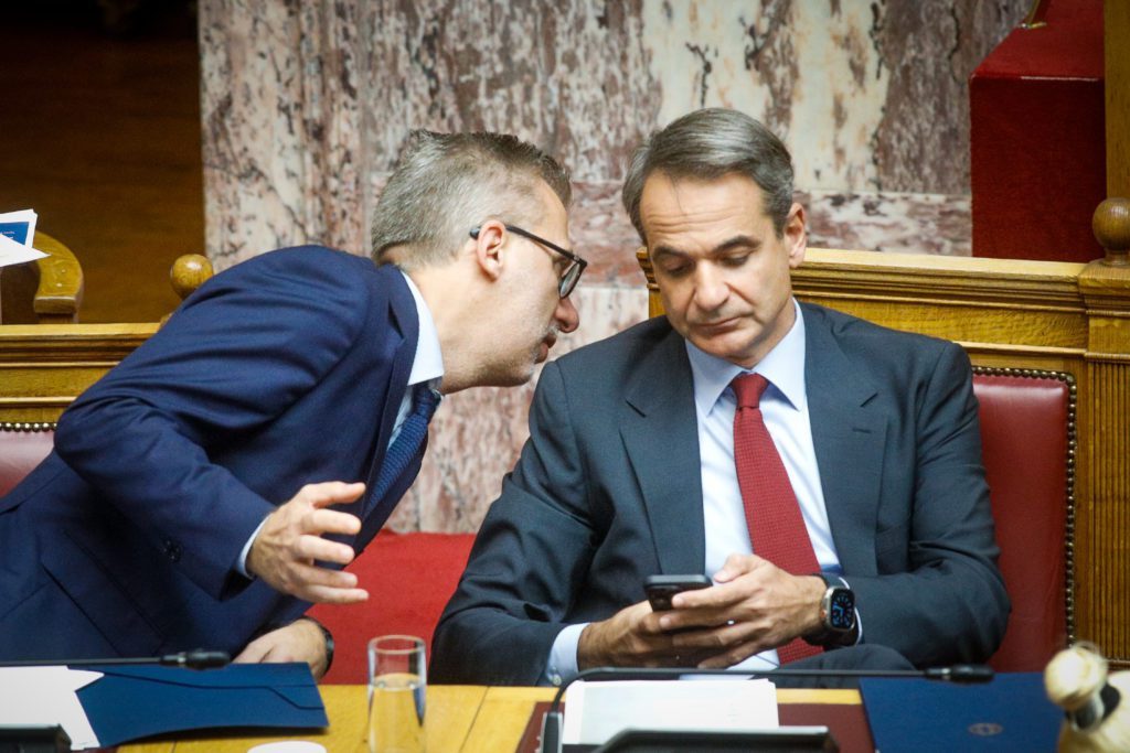 Βαθιές ρωγμές στο κράτος δικαίου αλλά η κυβέρνηση βλέπει «ανθέλληνες και συνωμότες