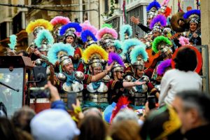 Το αστραφτερό παιχνίδι του ήλιου με τα χιόνια…