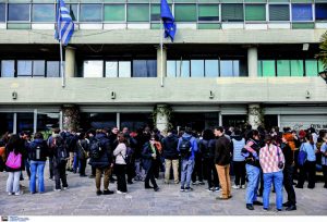 Πλαφόν σε άδειες για Αθήνα – Θεσσαλονίκη