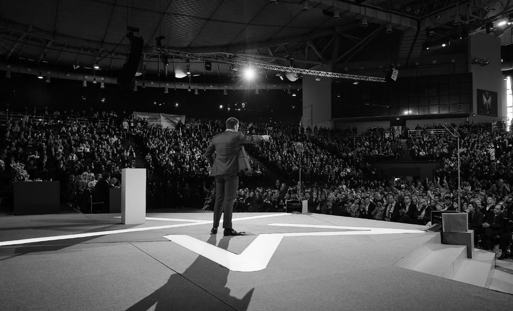 Εμπρηστικός ο Κασσελάκης, μιλά για αντεπίθεση «σε ό,τι του τρώει την ψυχή»