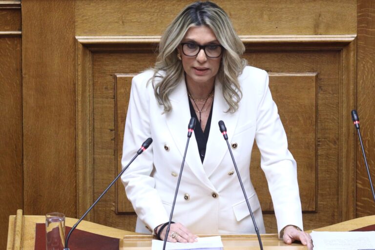 Βουλή: Το είπε και θα το κάνει η Άννα Καραμανλή – Καταψηφίζει το ν/σ για τα ομόφυλα ζευγάρια