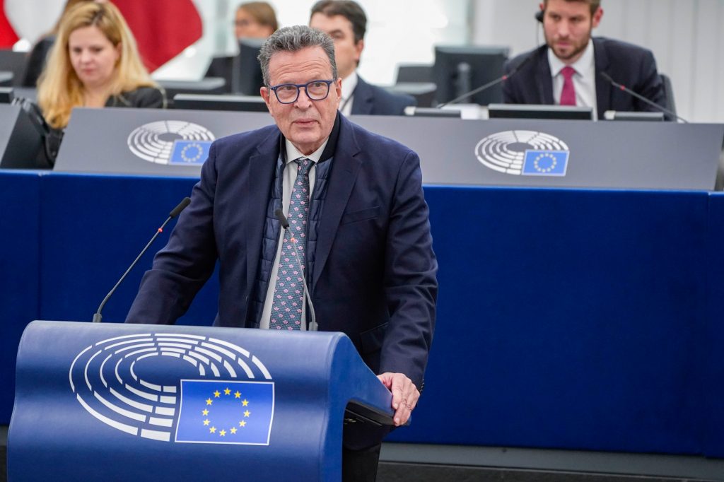 Την άρση της ασυλίας του Γιώργου Κύρτσου αποφάσισε το Ευρωπαϊκό Κοινοβούλιο – «Έσπασα το ρεκόρ», σχολιάζει