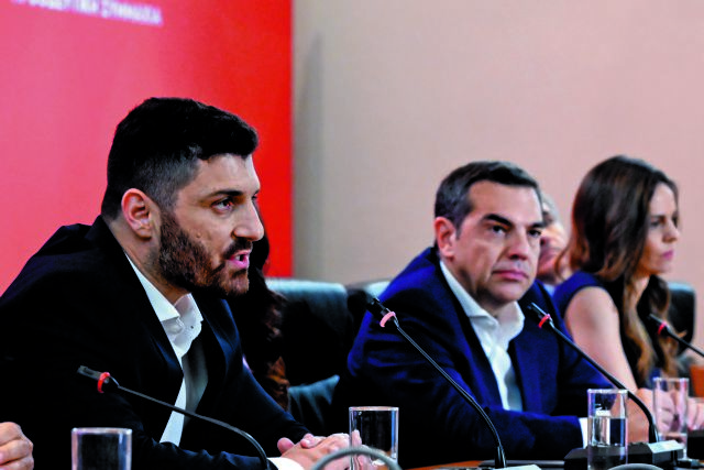 Τα ηλεκτρισμένα τρίγωνα της Κεντροαριστεράς