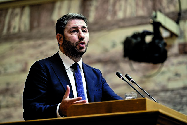 Μεταστροφές, θερμά επεισόδια και νέο μασάζ στην ΚΟ του ΠΑΣΟΚ