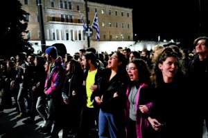 Μετρούν κόστος και ζημιές από τρία μέτωπα