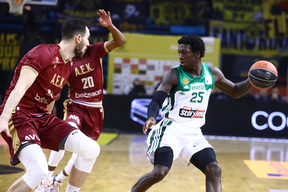 ΑΕΚ – Παναθηναϊκός 69-89: «Πράσινο πάρτι» σε επεισοδιακό ματς στα Άνω Λιόσια