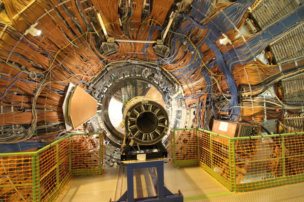 CERN: O νέος επιταχυντής του αναμένεται να ξεκλειδώσει τα μυστικά του σύμπαντος