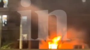 Φωτιά σε διαμέρισμα στους Αγίους Αναργύρους – Βίντεο ντοκουμέντο με τις φλόγες να «καταπίνουν» τα πάντα