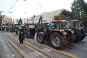 Αγρότες: Αναχωρούν τα τρακτέρ από το Σύνταγμα – Σε ισχύ κυκλοφοριακές ρυθμίσεις