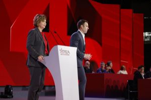 Χαμός στο συνέδριο του ΣΥΡΙΖΑ: Τέλος οι εκλογές μετά από σκληρή κόντρα Γεροβασίλη – Κασσελάκη