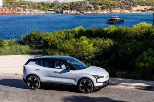 Volvo EX30: Η πολυτελής πλευρά της ηλεκτροκίνησης που δεν κοστίζει