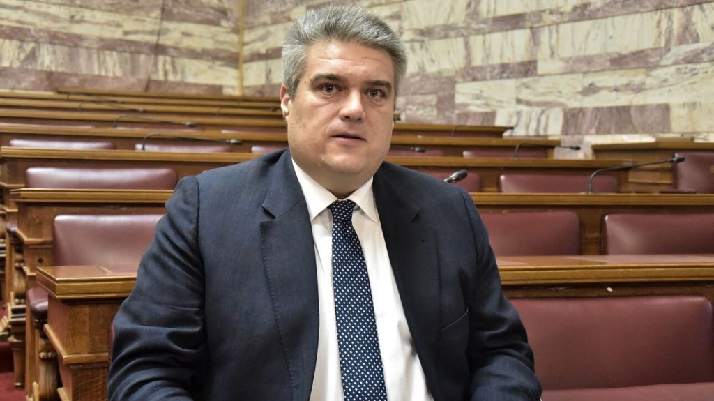 Ομόφυλα ζευγάρια: Θα καταψηφίσει το νομοσχέδιο ο βουλευτής της ΝΔ Μίλτος Χρυσομάλλης