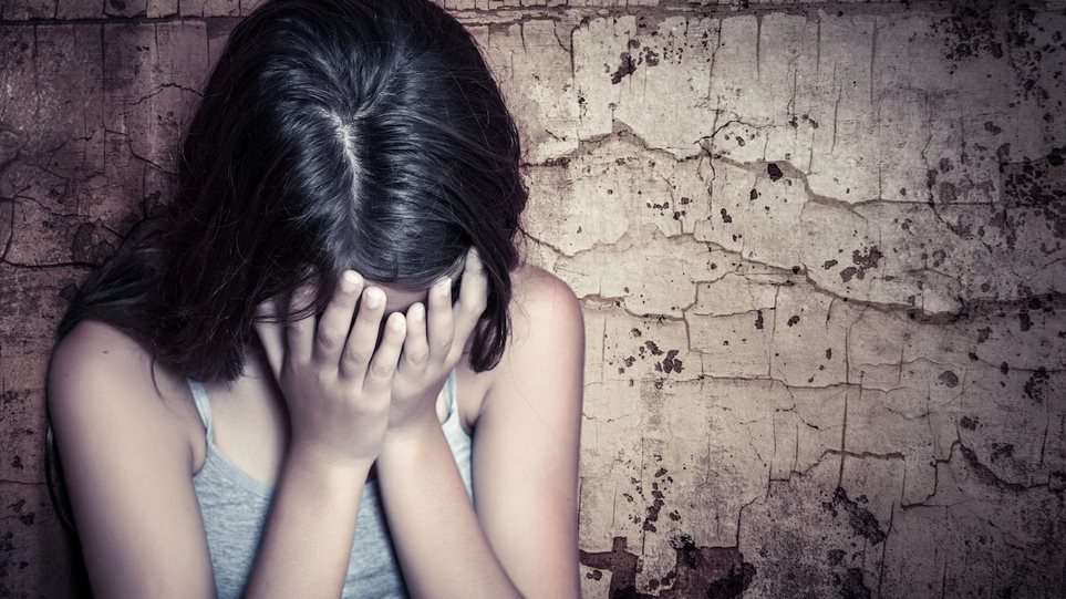 Ρέθυμνο: «Ντρέπεται να μου μιλήσει» – Συγκλονίζει η μητέρα της 14χρονης που έπεσε θύμα μαστροπείας