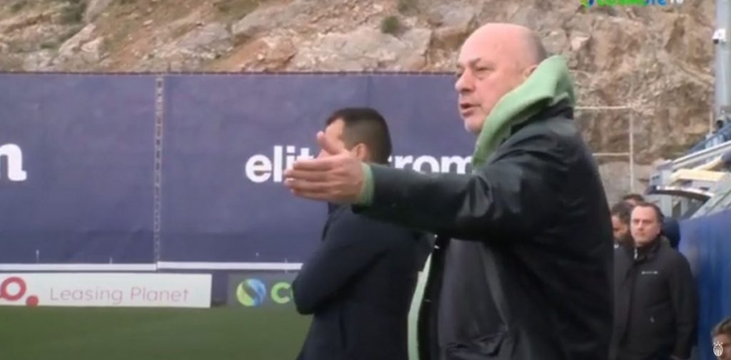 «Μόνος του έπεσε, η μαϊμού» – Η Κηφισιά καταγγέλλει τον Μπέο για τη ρατσιστική επίθεση στον Τεττέι