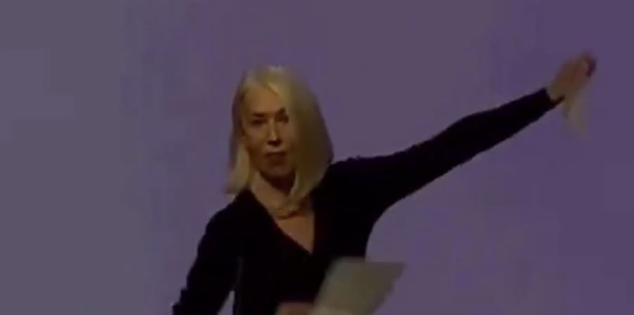 Η Έλεν Μίρεν έσκισε την ομιλία της από τεχνητή νοημοσύνη εις ένδειξη διαμαρτυρίας Η Έλεν Μίρεν έσκισε την ομιλία της από τεχνητή νοημοσύνη εις ένδειξη διαμαρτυρίας