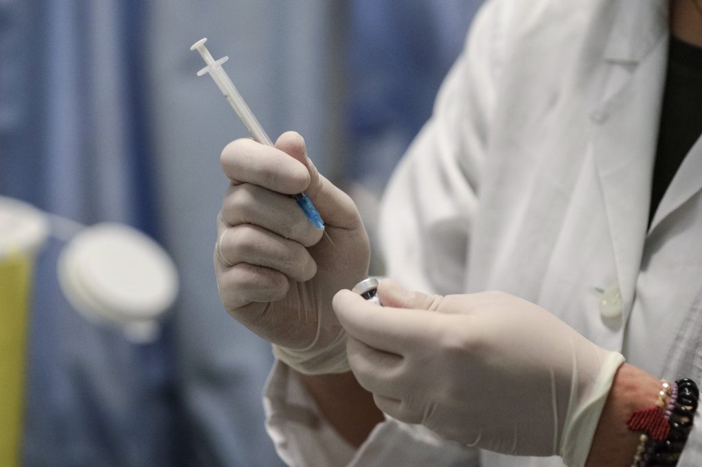 Σε επαγρύπνηση οι υγειονομικές αρχές για την έξαρση ιλαρά – Ποιοι πρέπει να εμβολιαστούν