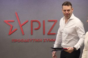 Κασσελάκης: Βασιλιάς του νεολαϊκισμού ο Μητσοτάκης – Η απάντηση για το άρθρο στον Economist