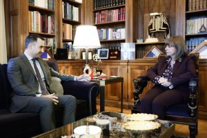 Συνάντηση Χαρίτση με ΠτΔ: «Υπάρχουν ζητήματα που η ελληνική πολιτεία πρέπει να απαντήσει»