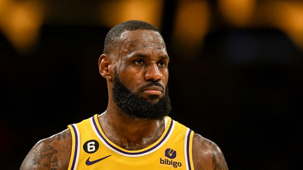 ΛεΜπρόν Τζέιμς: Αιχμές για την αντιμετώπιση των Λέικερς από τους διαιτητές