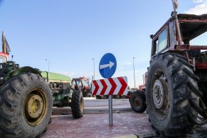 Έβρος: «Στοπ» των αγροτών σε φορτηγά από Τουρκία-Βουλγαρία – Απέκλεισαν τα τελωνεία Κήπων, Ορμενίου