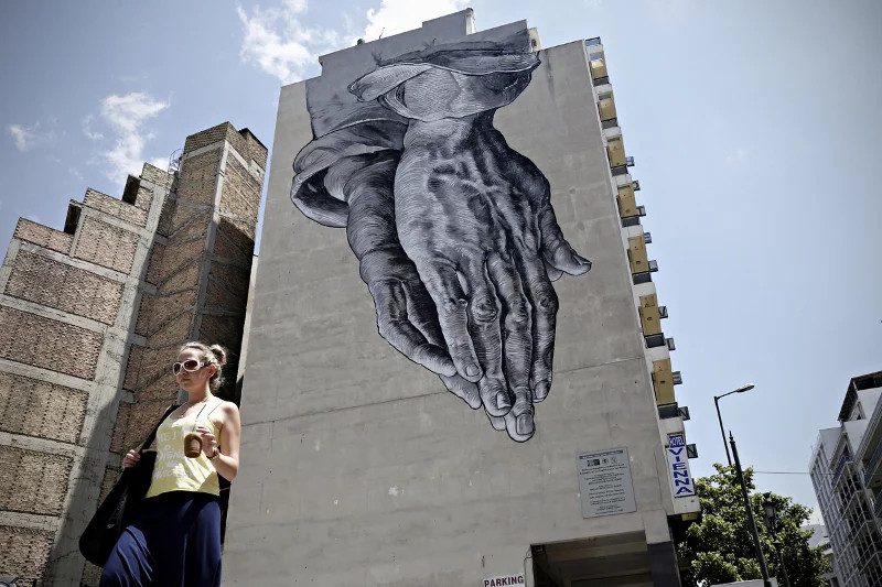 Τσαρλς Νταλάρα: «Η Ελλάδα πλήρωσε τεράστιο τίμημα για τα λάθη της»