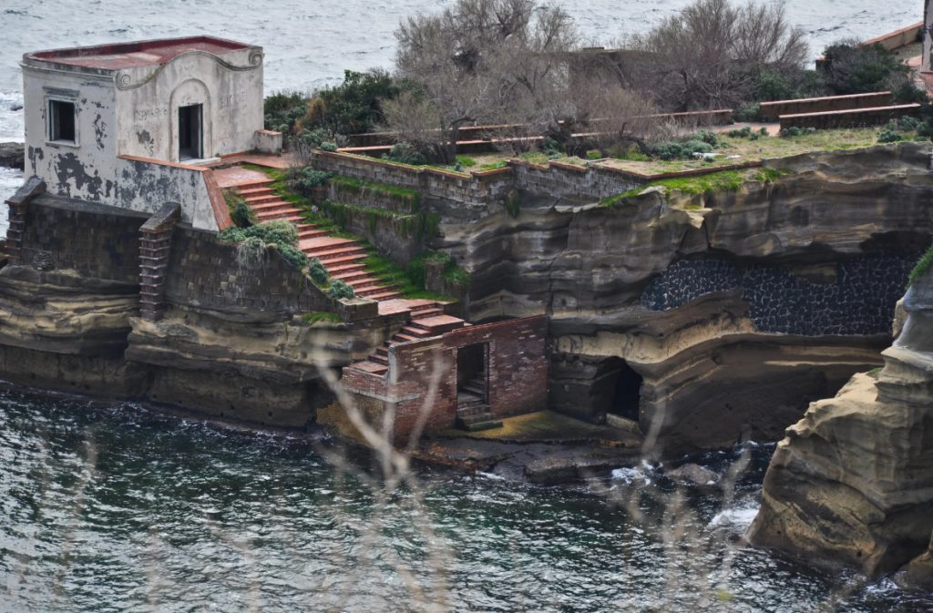 Ιταλία: Το «καταραμένο» νησί που δεν τολμάει κανείς να επισκεφτεί – Κάποτε ήταν στέκι πλουσίων