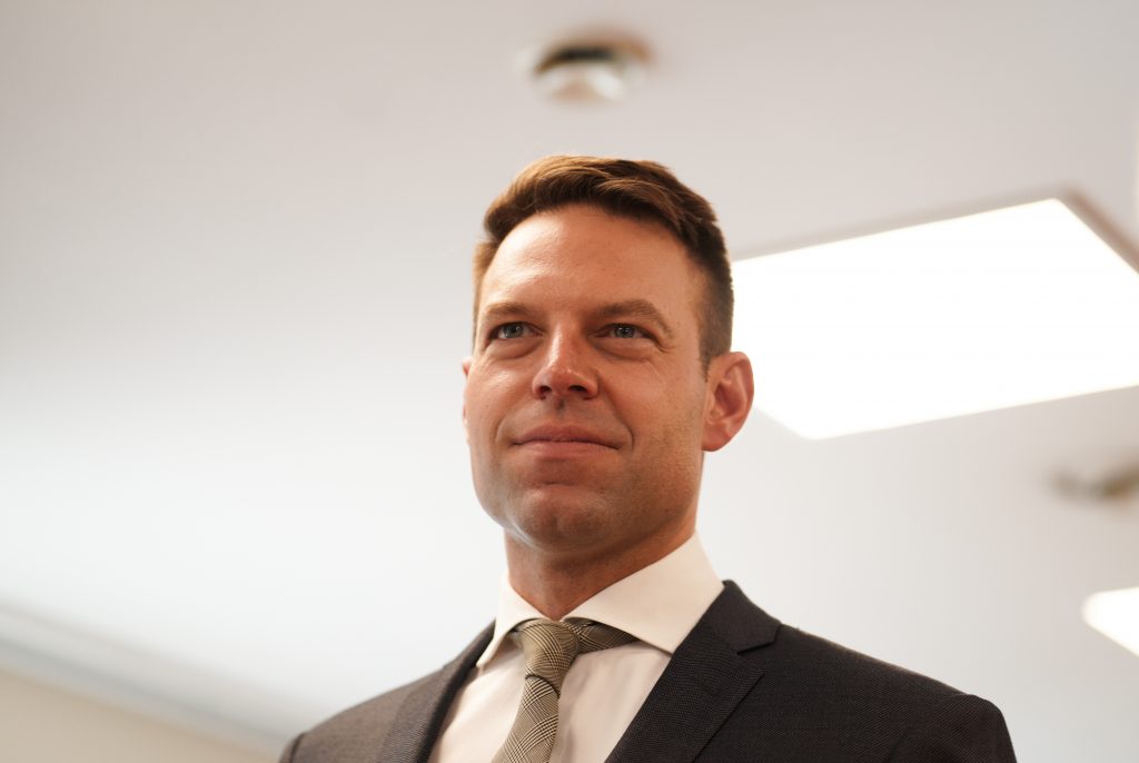 Στα δύο και πάλι ο ΣΥΡΙΖΑ – Έκρυθμη η κατάσταση, ποιοι αντιμάχονται και ποιοι υπερασπίζονται τον Κασσελάκη