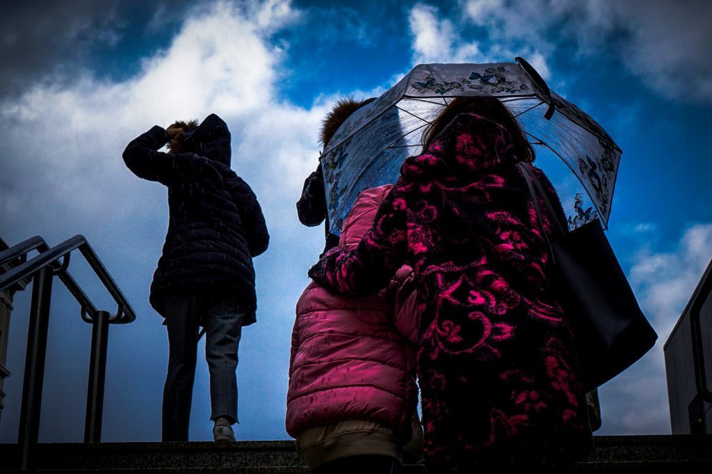 Καιρός: Προ των πυλών η κακοκαιρία: Πότε θα «χτυπήσει» την Αττική – Δείτε live την πορεία της