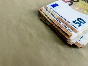 Ανοιχτό το «παράθυρο» για έκτακτο «δώρο Πάσχα»