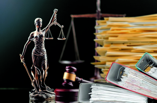 Σε δικηγόρους – αντί για τα δικαστήρια – η επίλυση χιλιάδων υποθέσεων