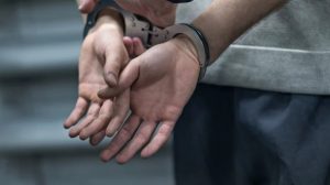 Συνελήφθη 59χρονος που απειλούσε ότι θα σκοτώσει κόσμο στη Θεσσαλονίκη – Αυτοαποκαλούνταν «εθνικός εισαγγελέας»