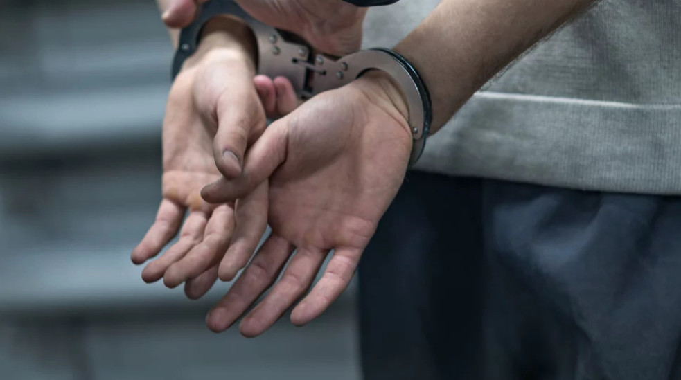 Συνελήφθη 59χρονος που απειλούσε ότι θα σκοτώσει κόσμο στη Θεσσαλονίκη – Αυτοαποκαλούνταν «εθνικός εισαγγελέας»