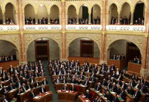 Oυγγαρία: Το κοινοβούλιο επικύρωσε το πρωτόκολλο για την ένταξη της Σουηδίας στο ΝΑΤΟ