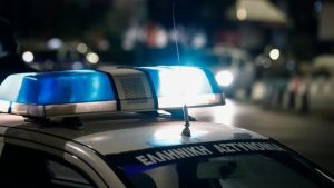 Θεσσαλονίκη: Μαχαίρωσε τη σύζυγό του στο λαιμό – Αναζητείται από τις Αρχές