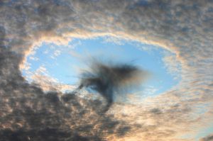 Σύννεφα σε σχήμα…UFO σήμαναν συναγερμό στη NASA