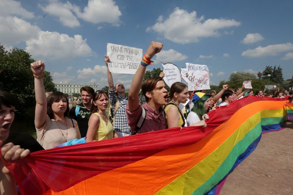 Ρωσία: Κατατάσσει το κίνημα ΛΟΑΤΚΙ+ στη λίστα με τις εξτρεμιστικές και τρομοκρατικές οργανώσεις