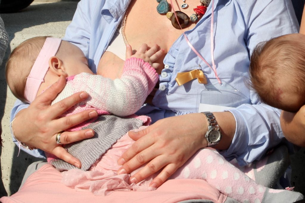 Αλλαγές στις ενισχύσεις για τη μητρότητα