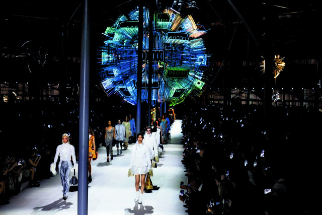 Η Μόδα γιορτάζει μαζί με τις γυναίκες…