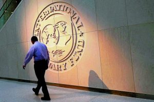 Νέα έκθεση ΔΝΤ: «Καμπανάκι» για χρέος και ανάπτυξη