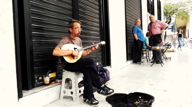 Θεσσαλονίκη: Θρίλερ με την εξαφάνιση 47χρονου μουσικού του δρόμου