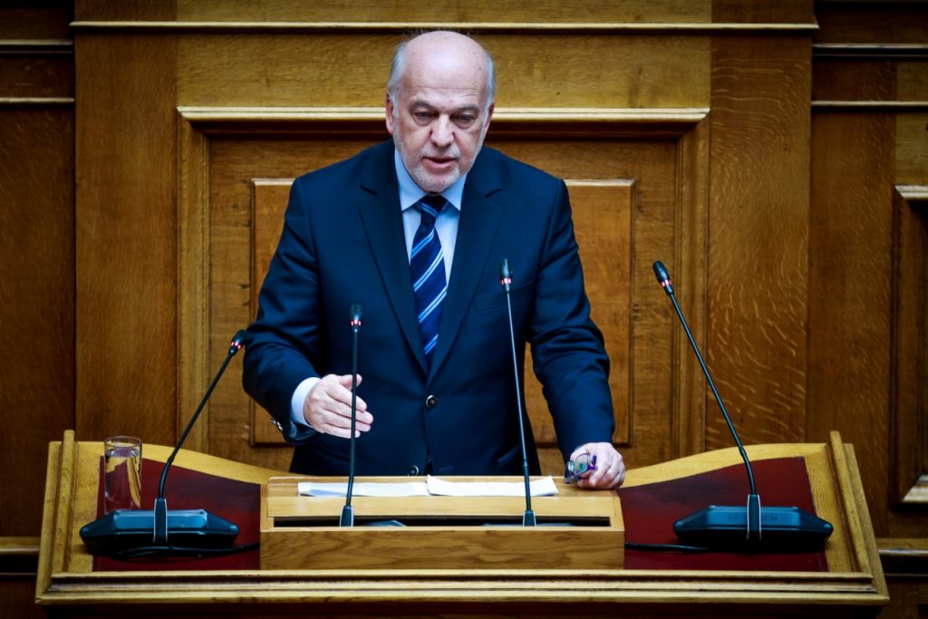 Πρόταση δυσπιστίας: «Όποιος λέει για μπαζώματα, είναι για τα μπάζα» – Αντιδράσεις για την ατάκα Φλωρίδη