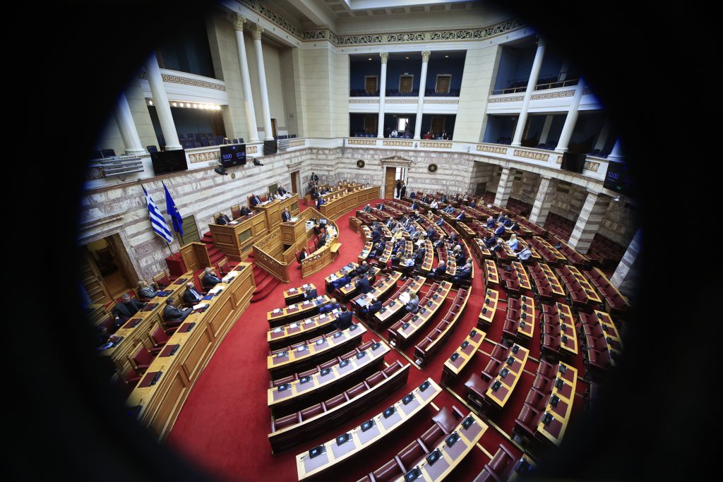 Βουλή: Ο Ανδρουλάκης κατέθεσε την πρόταση δυσπιστίας – Στις 19:00 ξεκινά η συζήτηση