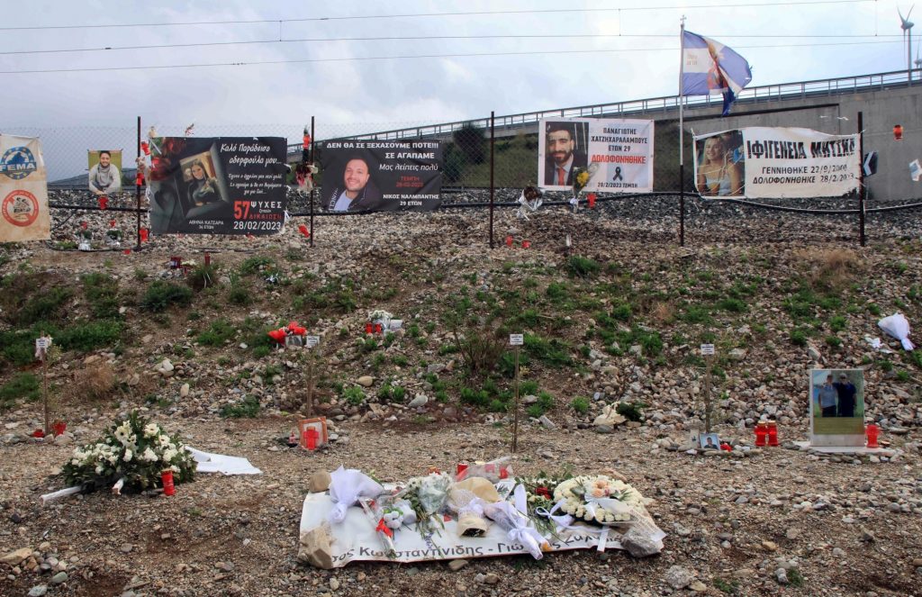 ΣΥΡΙΖΑ για Τέμπη: Η ΝΔ λέει ότι το μπάζωμα έγινε γιατί ακουγόντουσαν ανθρώπινες φωνές έξι μέρες μετά!