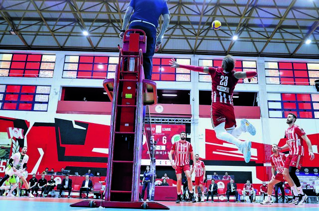 Προβάδισμα ο Ολυμπιακός, ζωντανός ο ΠΑΟΚ