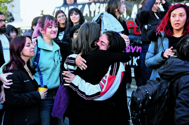 Συγκίνηση μετά το σοκ της εισαγγελέως