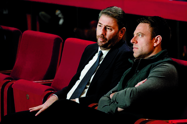 Τα τρία σενάρια για τη δεύτερη θέση