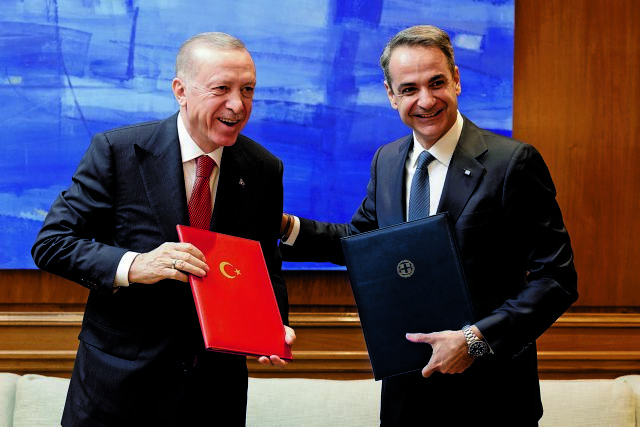 Στο τραπέζι και οι θαλάσσιες ζώνες